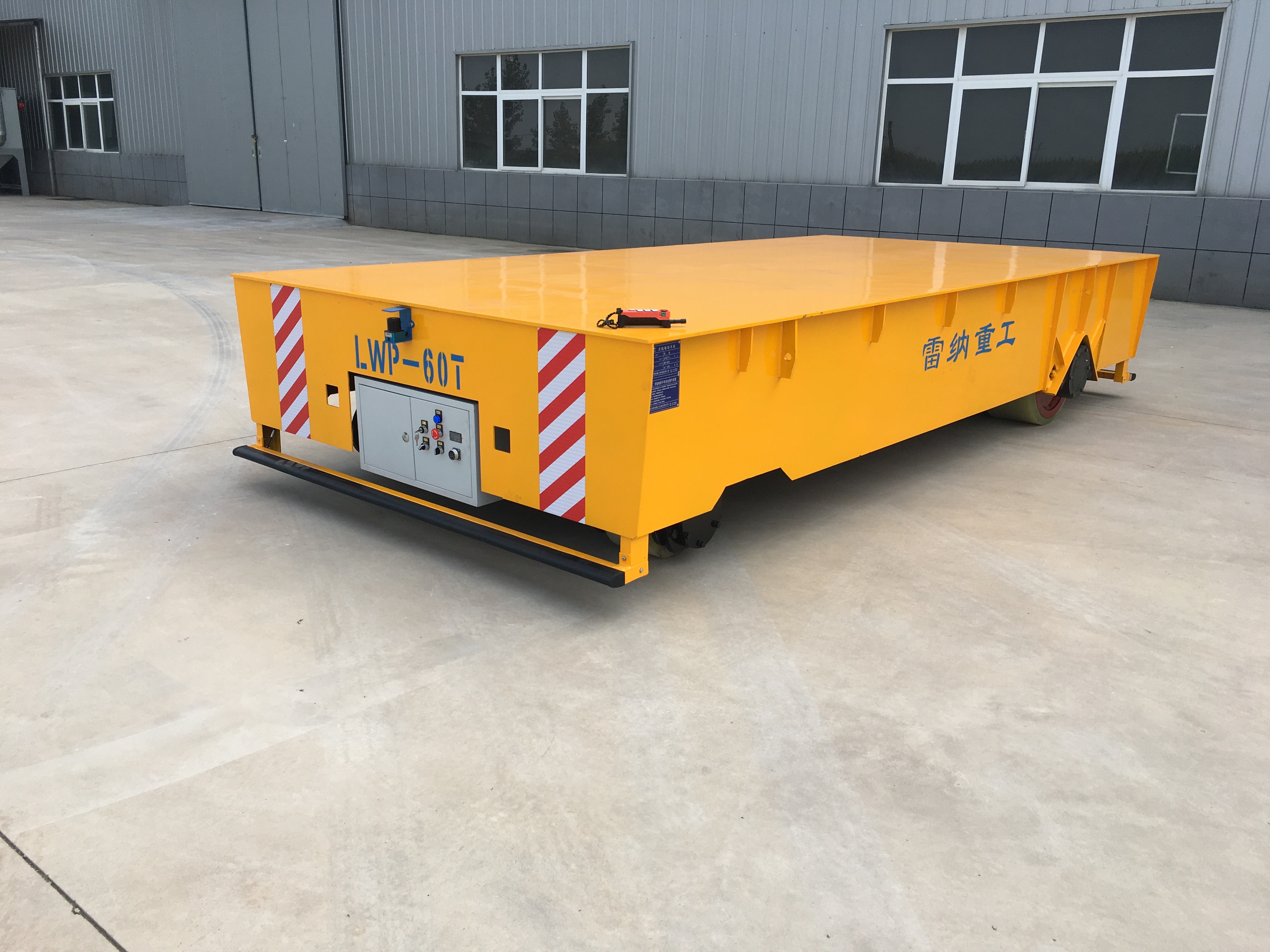 無軌電動平板車使用時發熱應當如何處理？